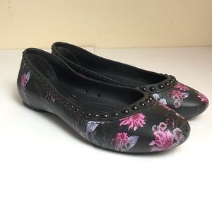 Crocs floral flats